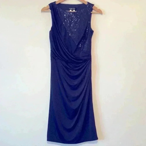 Tadashi Shoji Dresses & Skirts - TADASHI SHOJI Sleeveless Gathered Waist Sequin Accent Sheath Dress